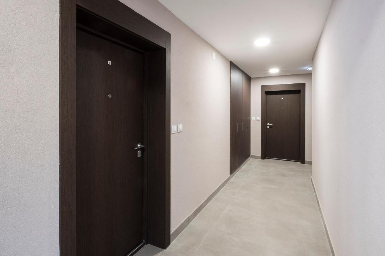 Story,nikole Cupica Daire Belgrad